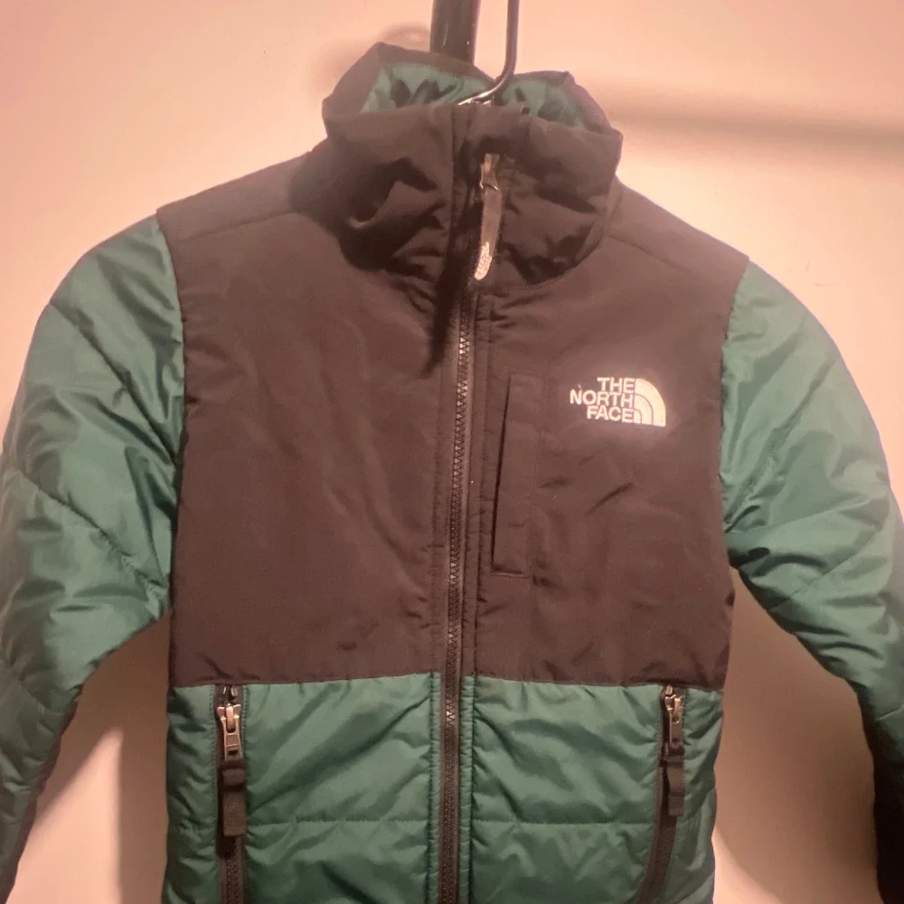The North Face Kids Puffer Jacket – Size 7/8 - Picture 3 of 3